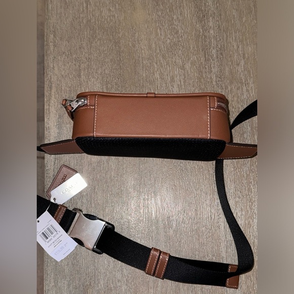 BLACK FRIDAY SALE | Coach Wyatt Belt Bag in Signature Canvas with Banana Print - Picture 11 of 13